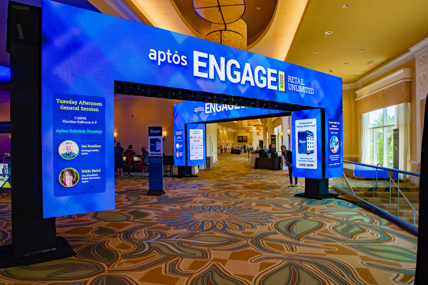 An LED Arch was set up for attendees of the Aptos Engage 2019 Conferece to walk through. Tri-Marq uses LED features to wow event goers.